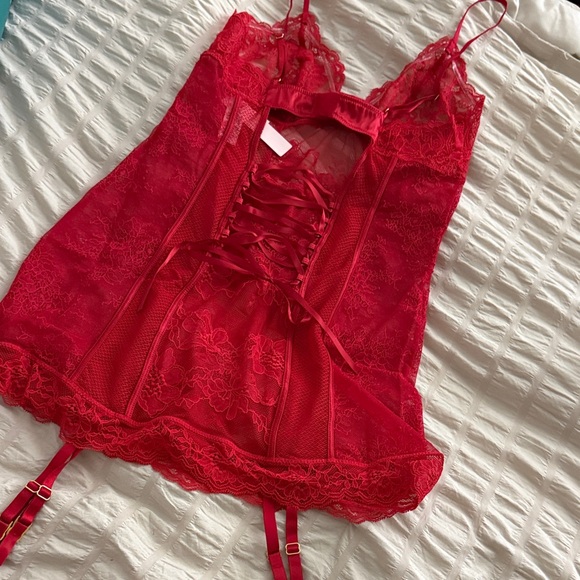 ** Victoria’s Secret ** Elegant Red Lace Lingerie Set adjustable with garter - M - Picture 6 of 13